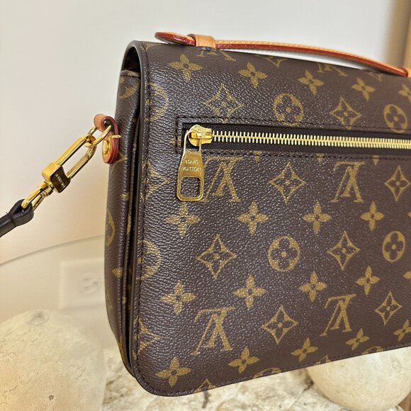 LOUIS VUITTON Pochette Métis in Monogram - Picture 8 of 13